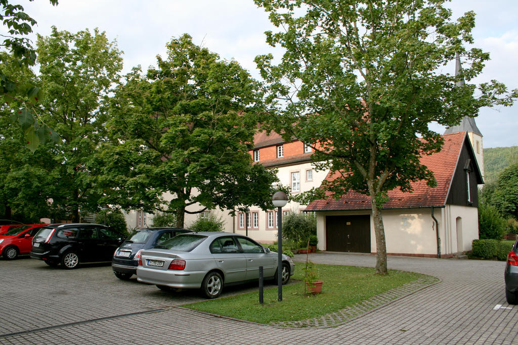 Готель Bildungshaus Neckarelz Мосбах Екстер'єр фото
